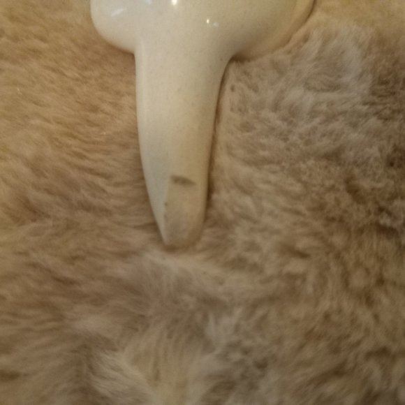 Vintage Set of Four Ceramic Cat Figurines 1940-1950 Era White with Pink Bows - Picture 6 of 9